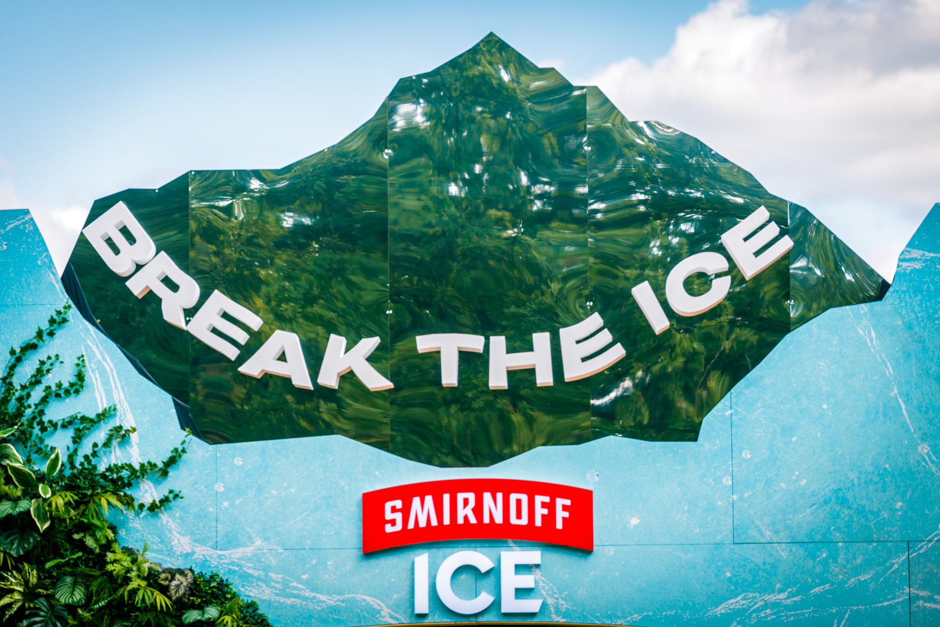 Smirnoff Ice × Break the Ice, foto 1